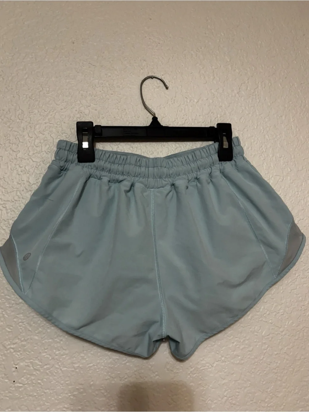 Lululemon Light Blue Hotty Hots Size 6, 2.5” Inseam, Low-Rise